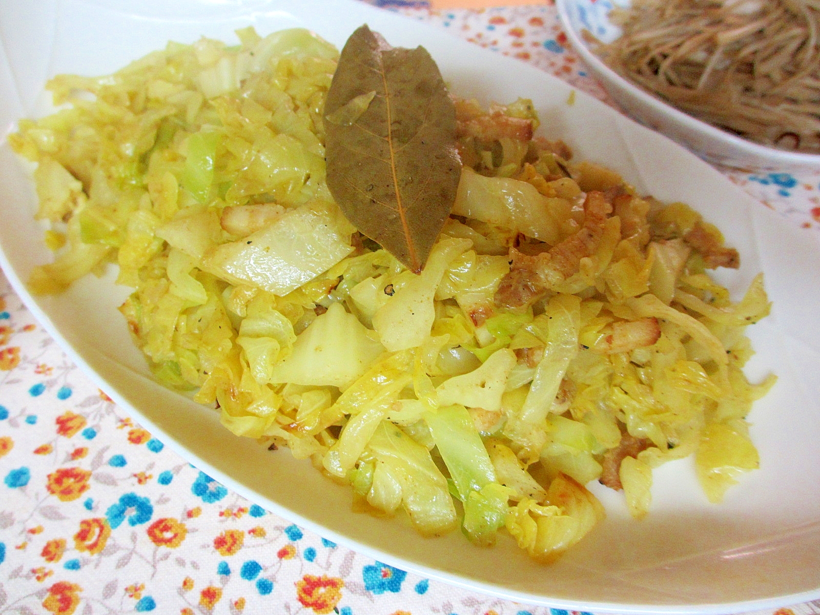 キャベツとベーコンのカレー蒸し煮