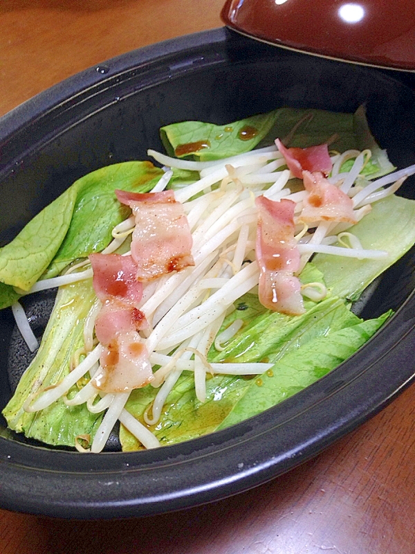 青梗菜ともやしとベーコンの蒸し物