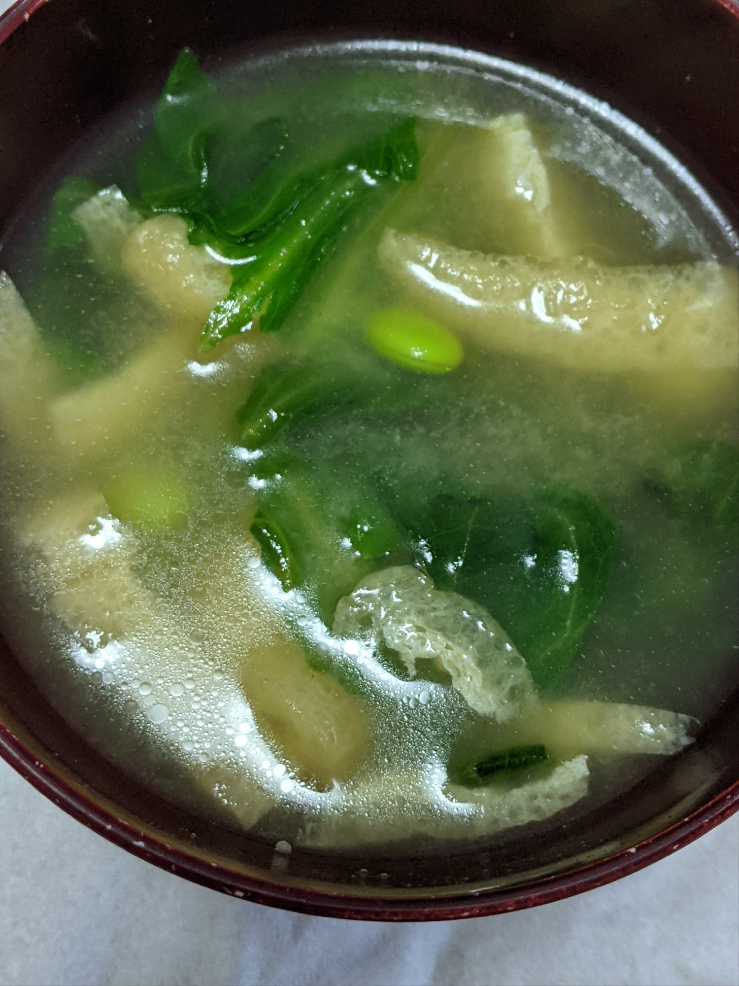 枝豆入りほうれん草と油揚げの味噌汁