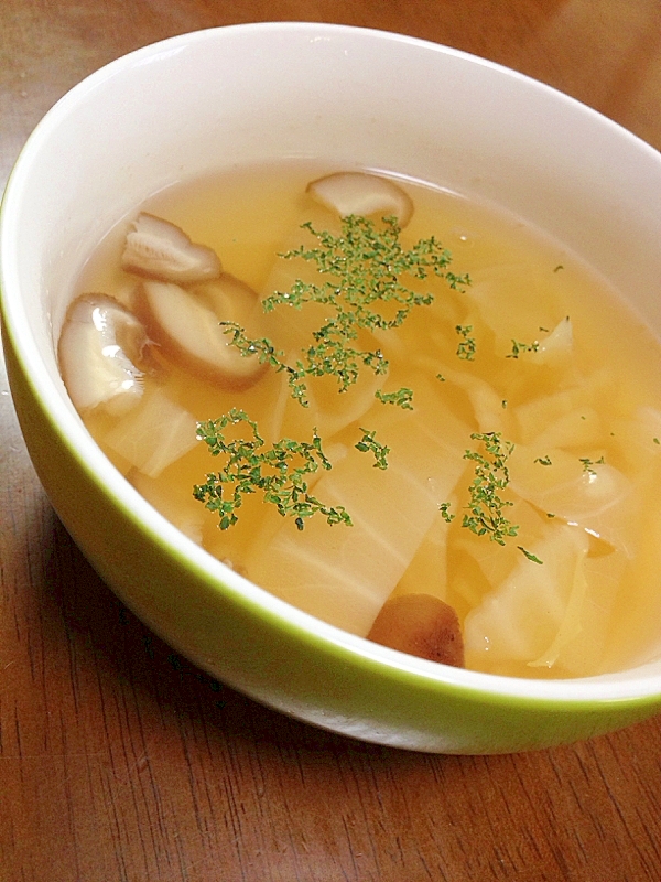 キャベツと椎茸の和風スープ