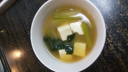 豆腐と雪菜とわかめの味噌汁