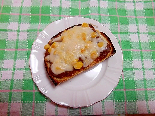 コーンカレーチーズトースト
