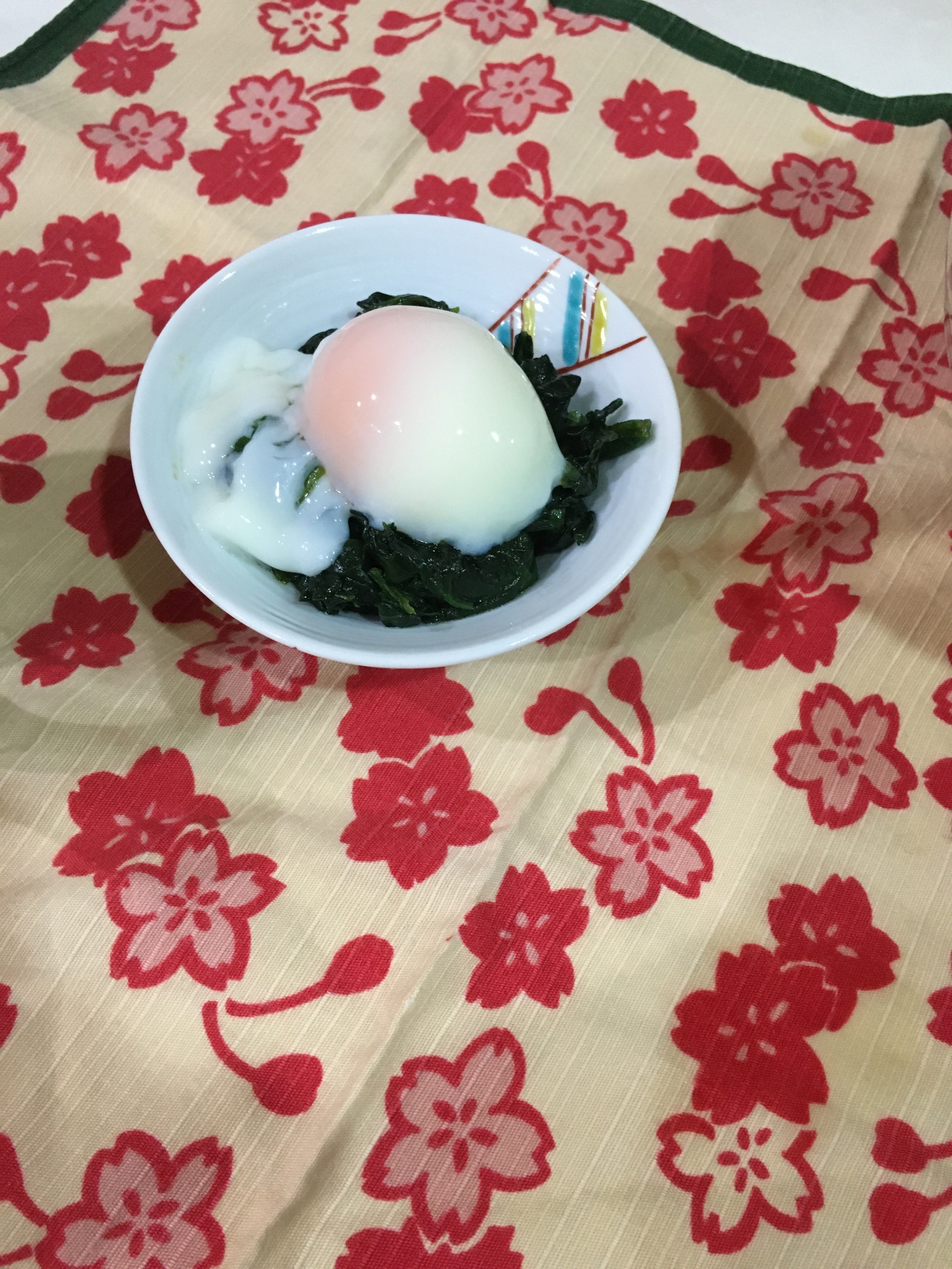 温玉乗せほうれん草のソテー