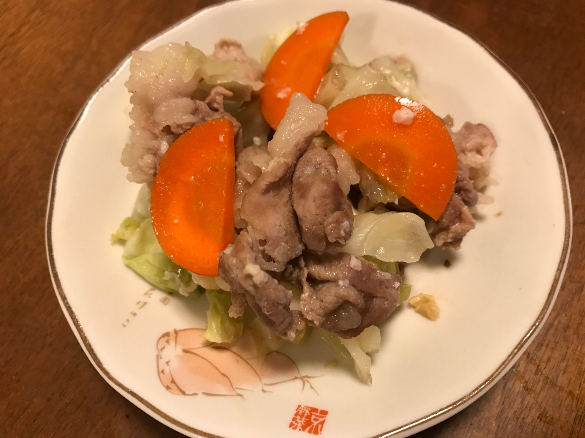 〈簡単レシピ〉豚肉とキャベツの塩麹炒め