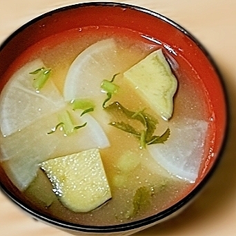 さつまいも大根味噌汁