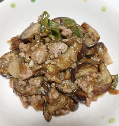 なすとピーマンと豚ひき肉の味噌炒め