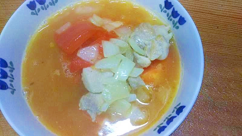 フライパンでスープ/鶏ももトマト玉葱・中華味