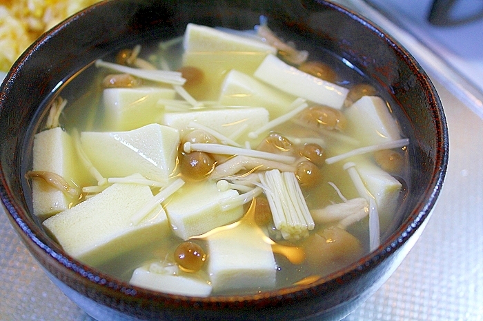 高野豆腐とシメジとエノキのスープ