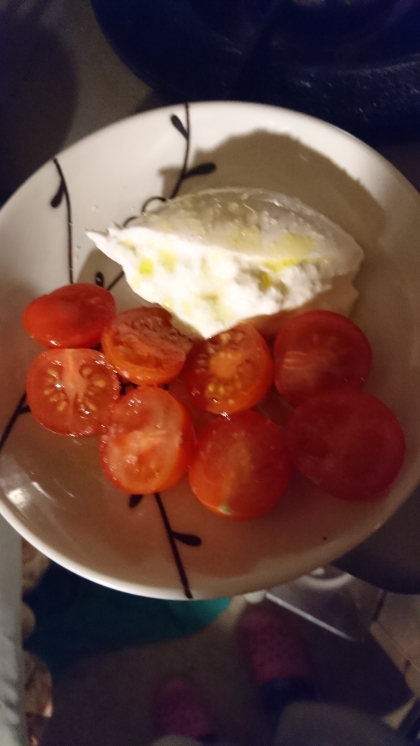 プチトマトですが、参考にさせて頂きました。
オリーブオイルと塩、シンプルで美味しかったです。