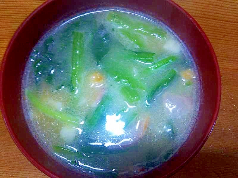 小松菜とベーコンのクリームスープ