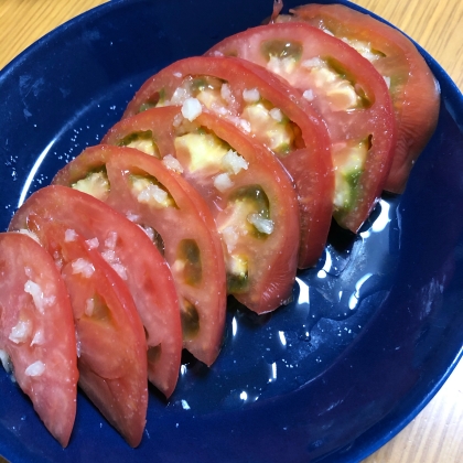 トマトにニンニクは初めてでしたが、簡単で美味しかったのでまた作ってみます♪