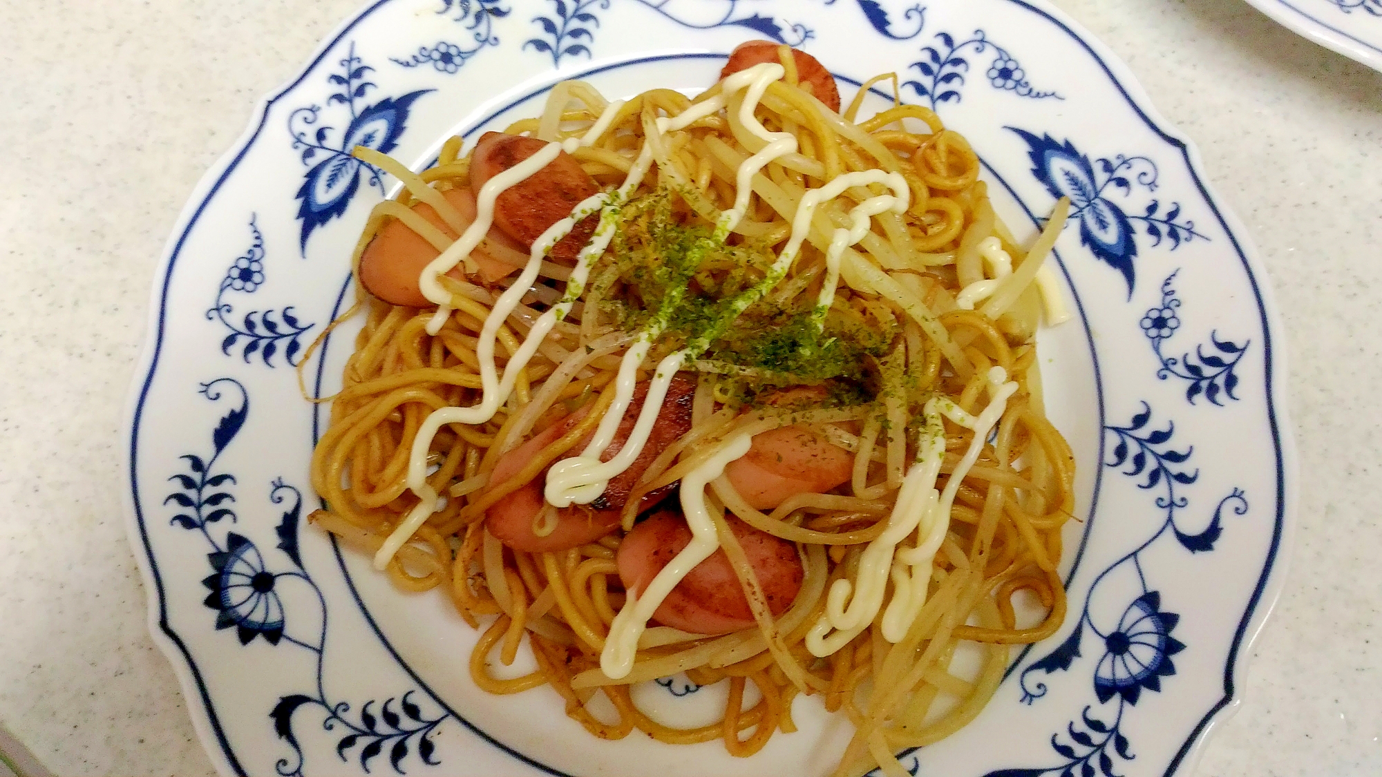 もやしと魚肉ソーセージのカレー風味焼きそば