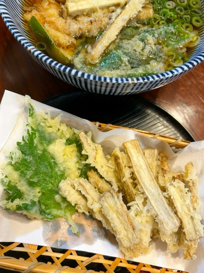 太めのごぼう天、揚げるそばからつまみ喰い止まらず！お蕎麦にも入れて更に美味しくいただきました♪教えてくださり有難うございます(^^)
