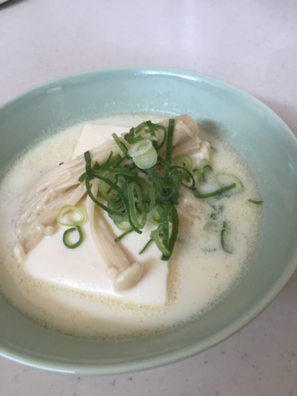 椎茸と豆腐の豆乳スープ