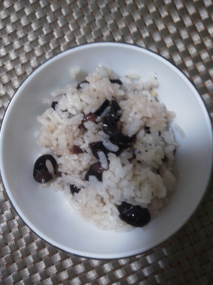 黒豆沢山入れて
作りました♪
もち米入ってないので、
沢山食べられ
美味しかったです(+_+)