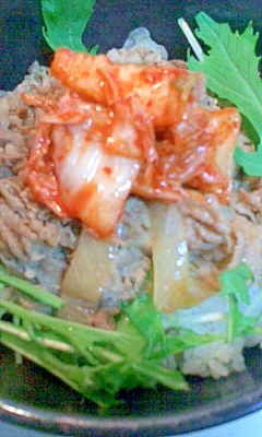 キムチと水菜の牛丼