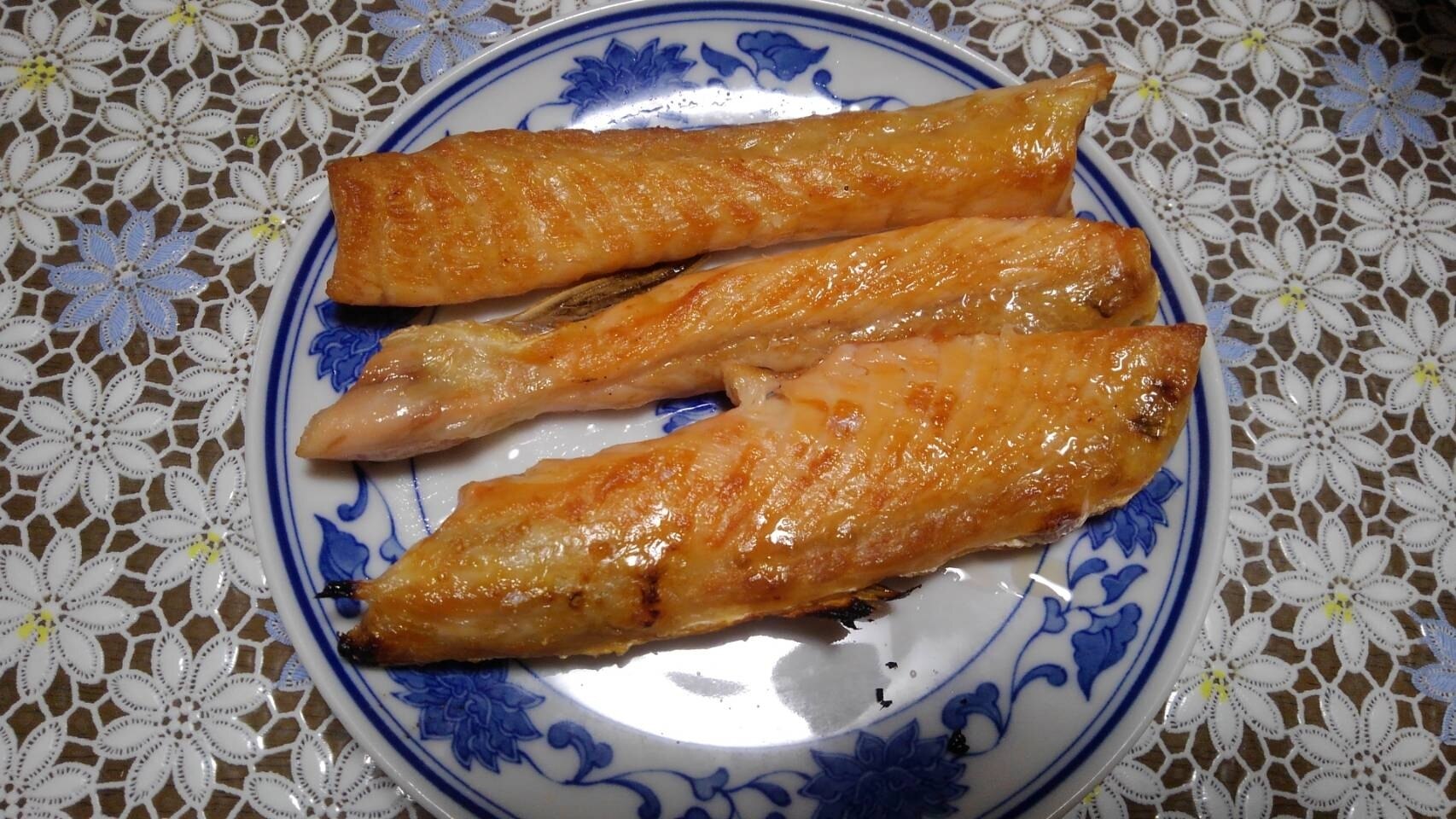 サーモンハラスの塩焼き レシピ 作り方 By あやめぇ 楽天レシピ