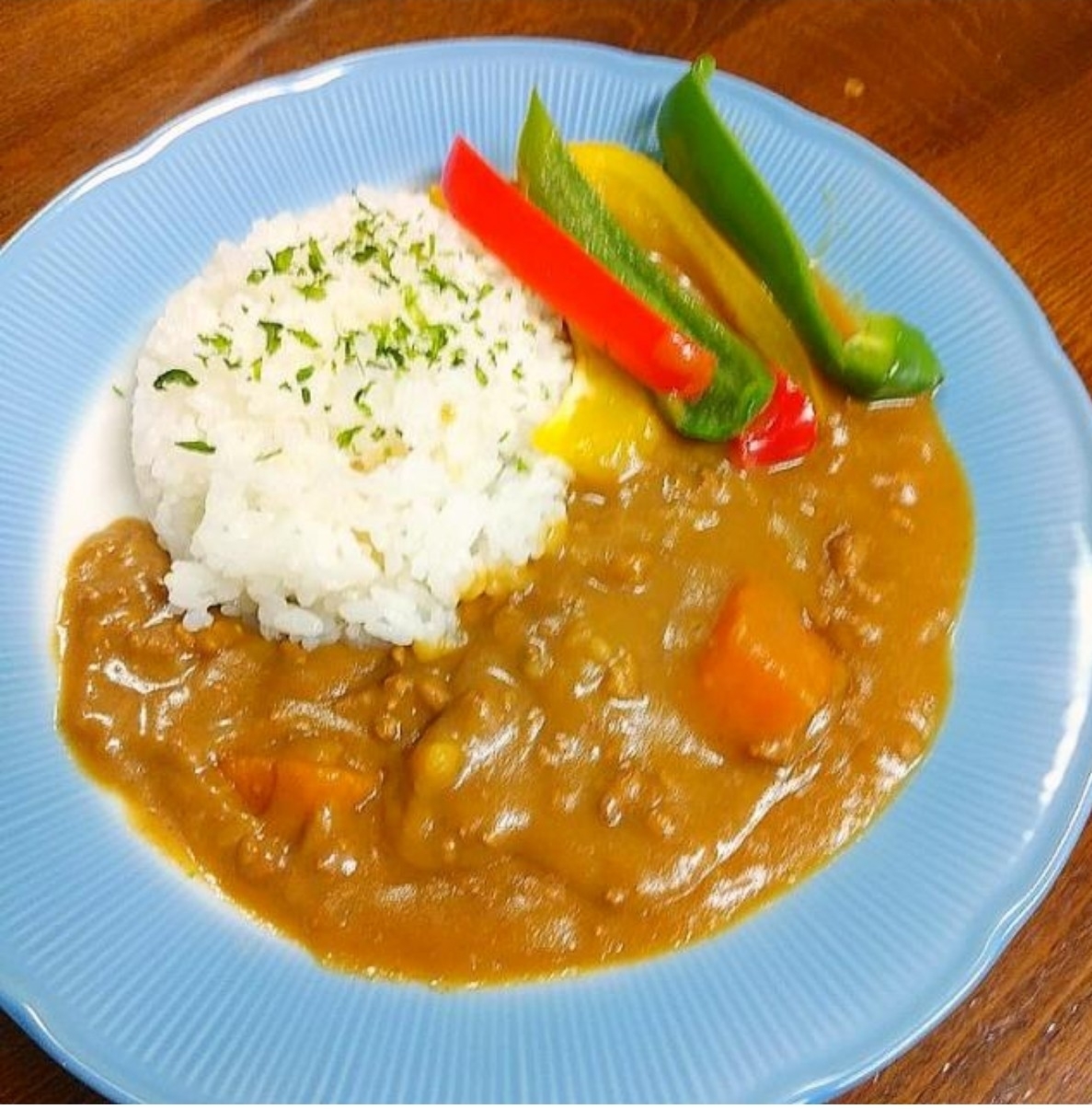 市販のルーでカレーライス　野菜彩り良く★