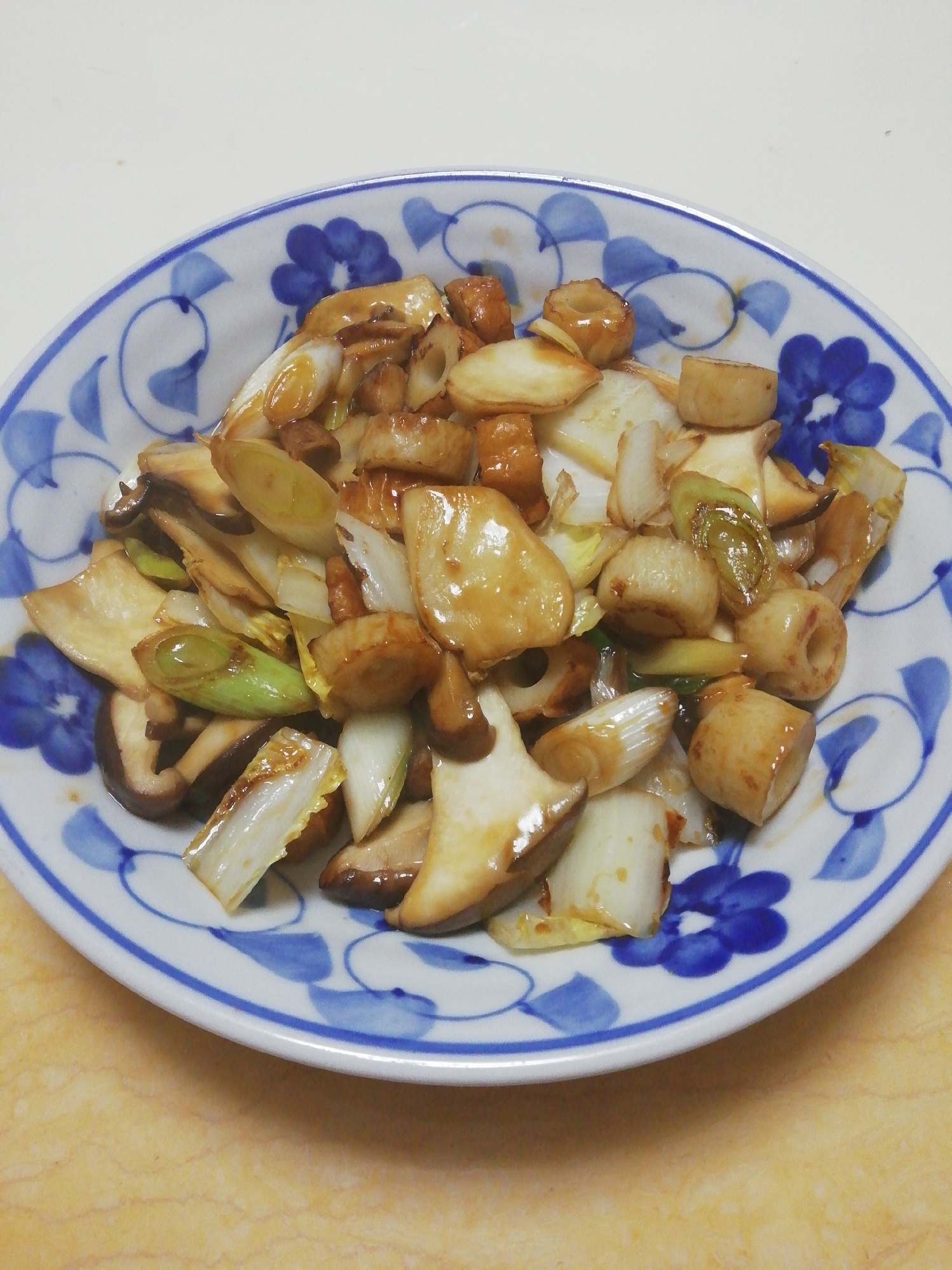 ちくわとキノコと白菜のオイスターソース炒め