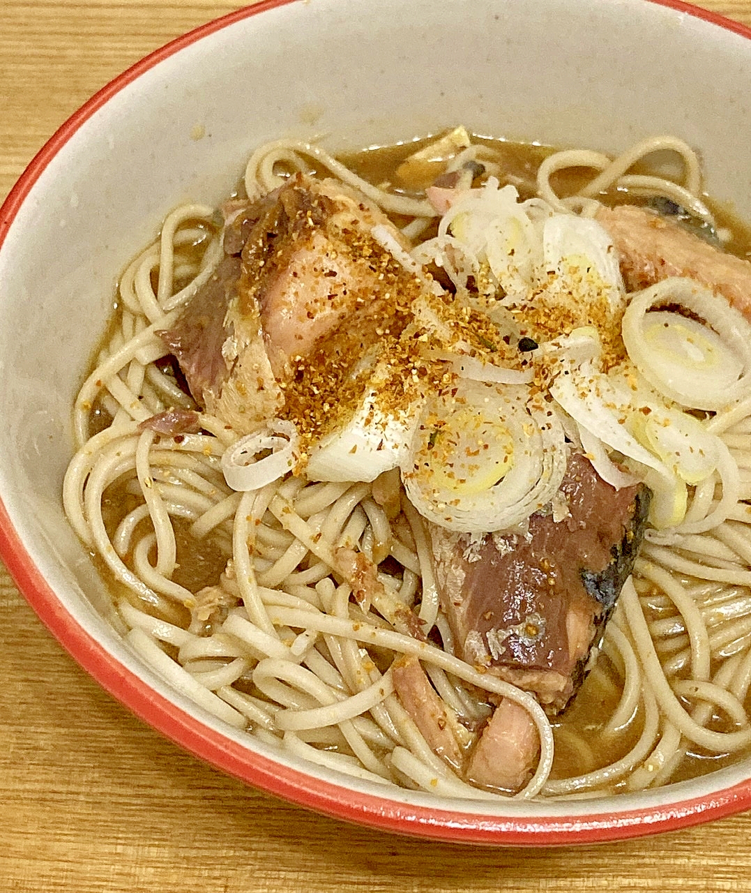 味噌パウダーを使って！冷やしサバ味噌そば