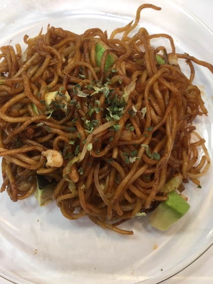 市販の焼そば麺で簡単☆挽き肉とキャベツの焼きそば