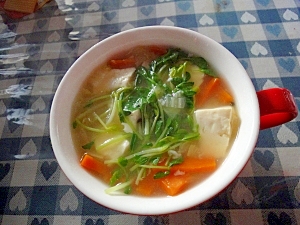 塩麹で野菜と豆腐のスープ