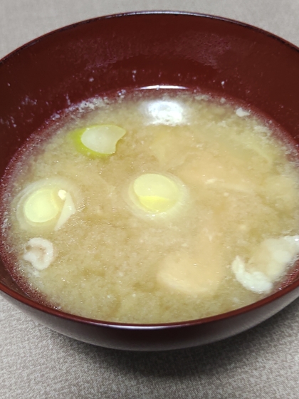 木綿豆腐とねぎの味噌汁