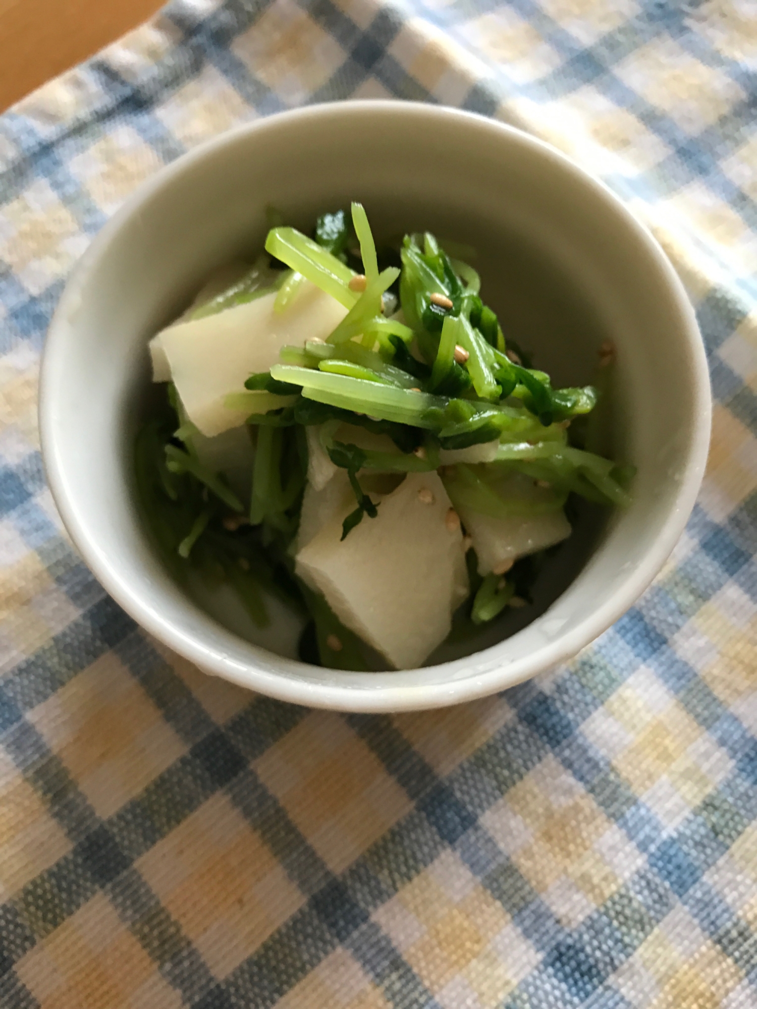 たけのこと豆苗のラー油酢味噌和え