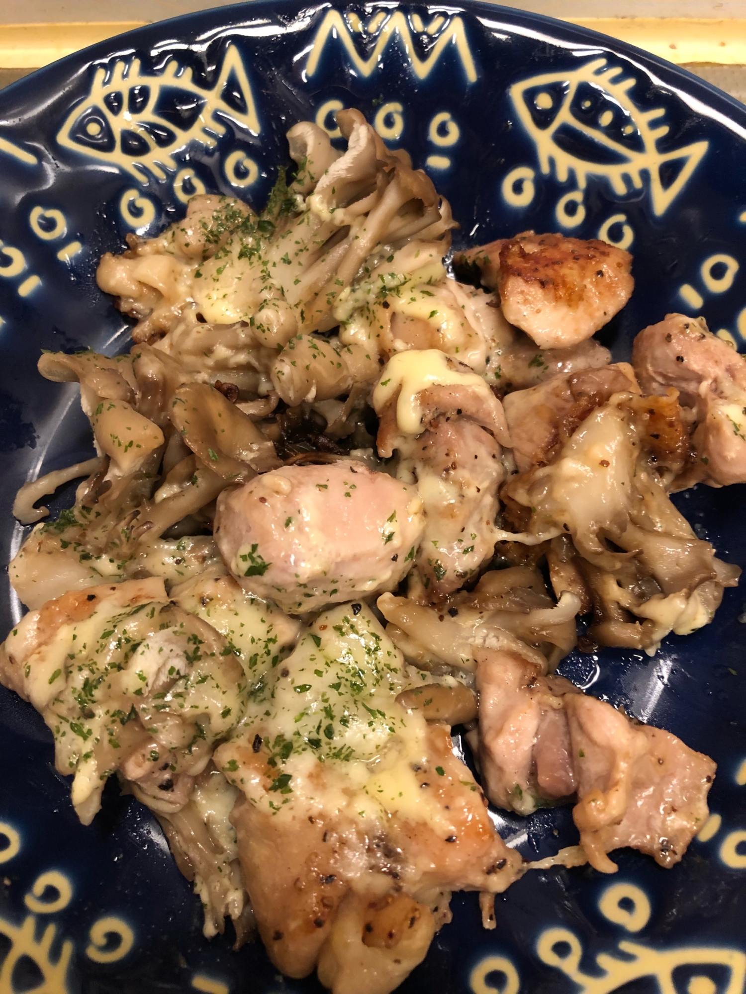 フライパンde鶏肉と舞茸のマヨチーズ焼き^_^