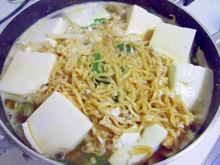 カレーチキンラーメン鍋