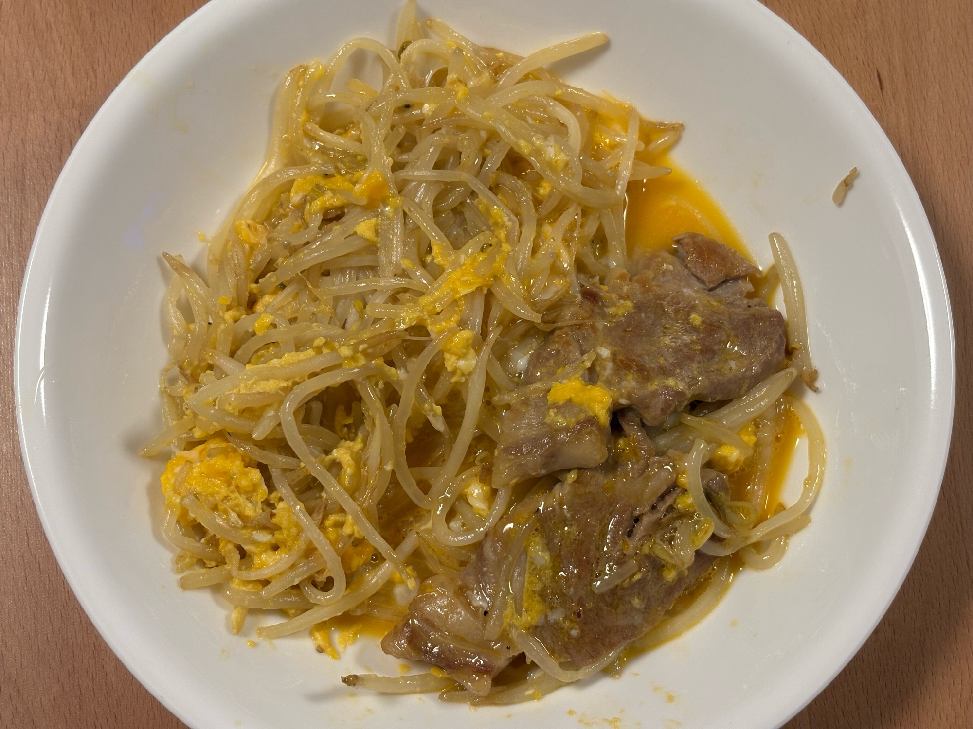 豚肩ロースと卵のもやし炒め