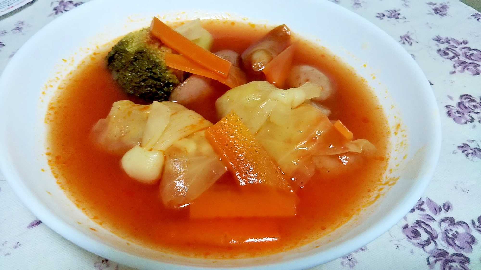 冷凍ロールキャベツで簡単ポトフ風トマトスープ