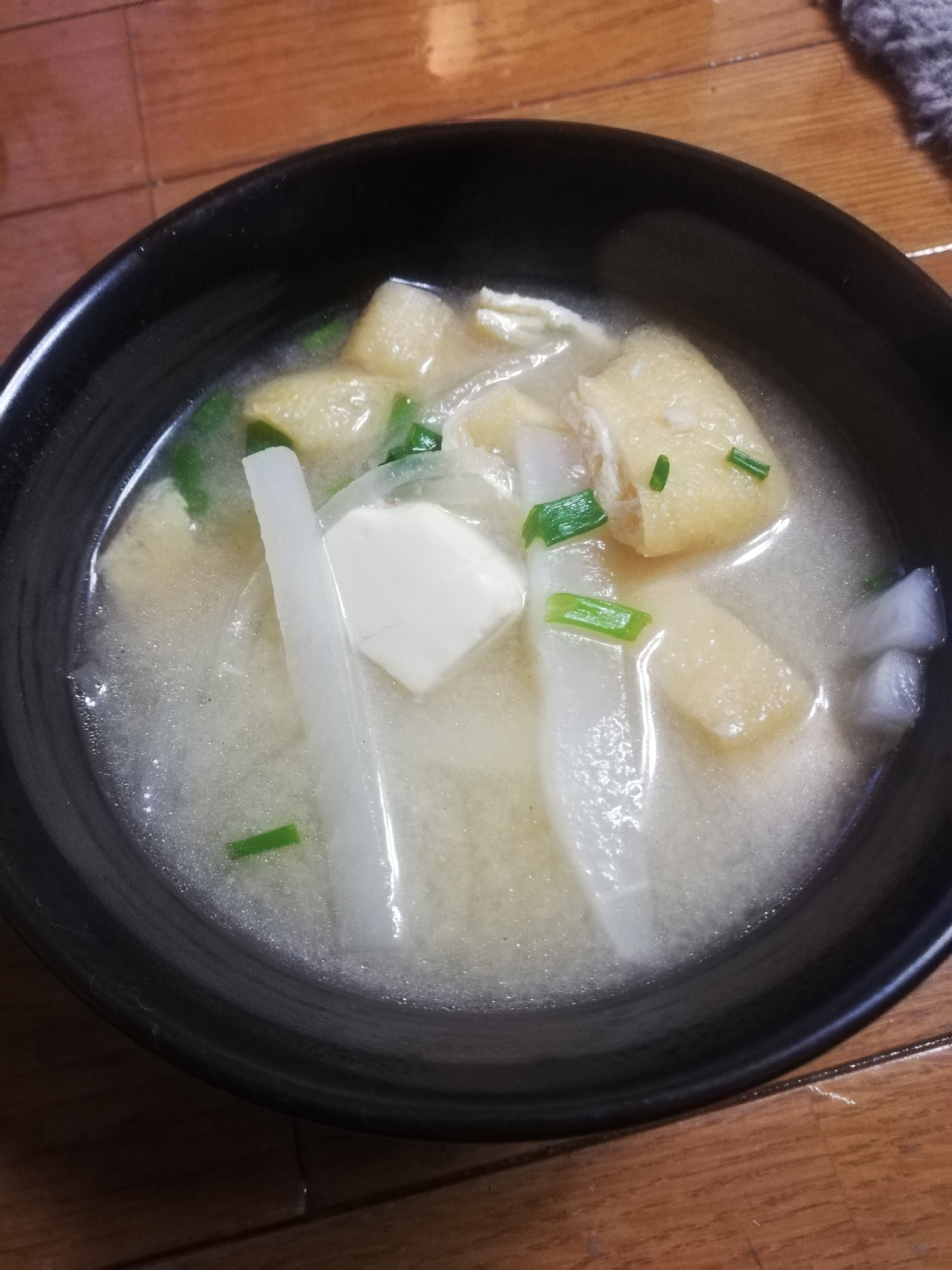 大根とねぎ、豆腐の味噌汁