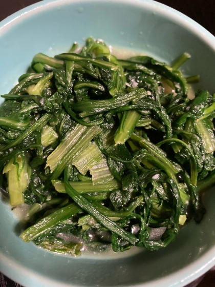 モリモリ食べられる★春菊のにんにく炒め（蒜蓉茼蒿）