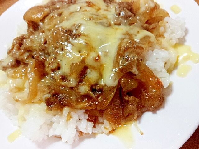 チーズとろける挽肉 玉ねぎのオイスターソース丼 レシピ 作り方 By Megmako 楽天レシピ
