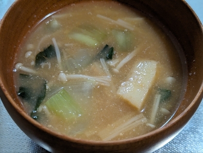 チンゲン菜・えのき・油揚げの味噌汁