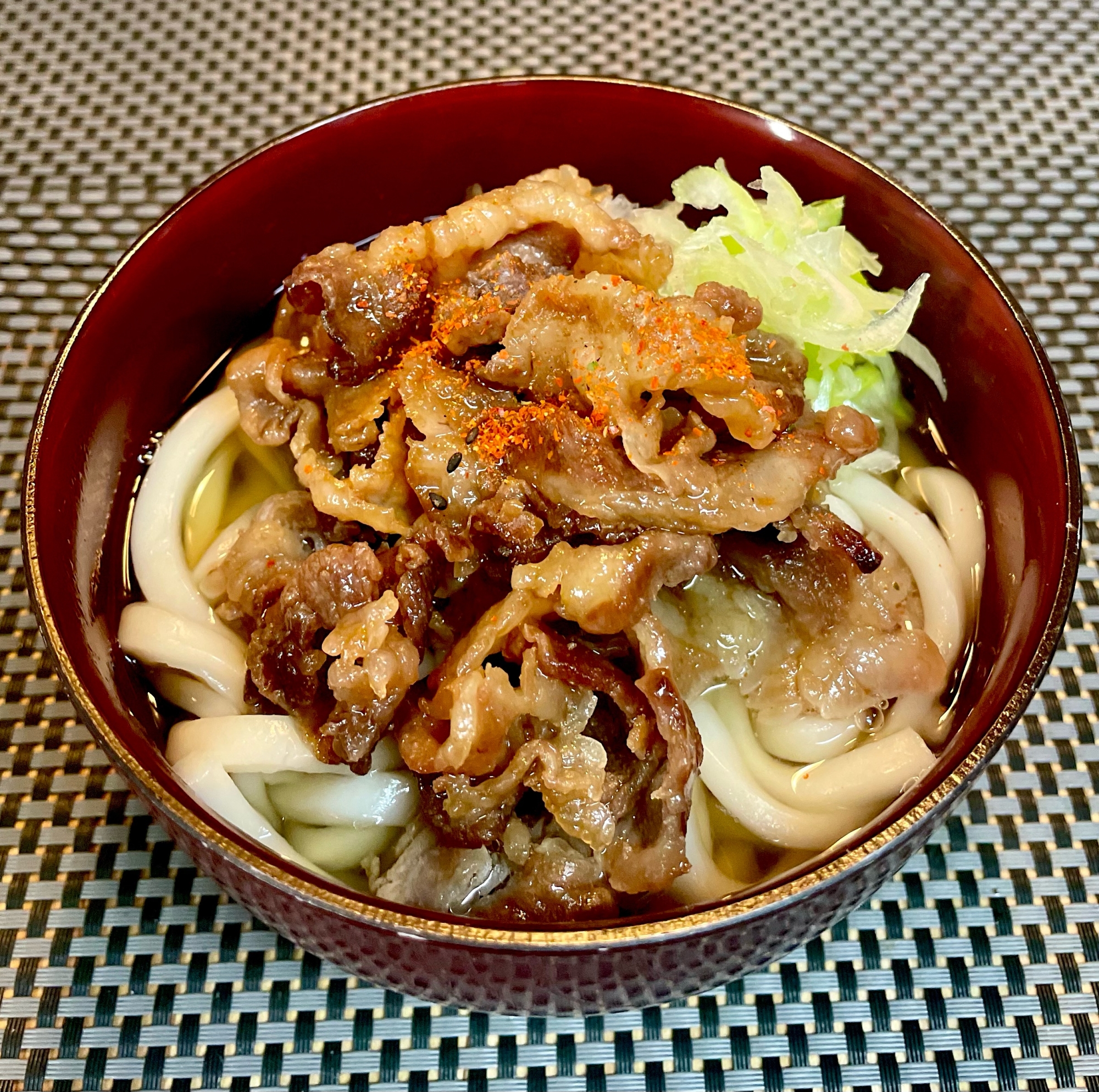 たっぷりの甘辛お肉で大満足お昼ごはん♡肉うどん