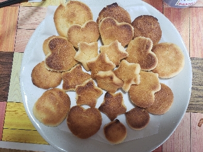 簡単でした！我が家のトースターの電力が強く、短めに焼きましたが若干焦げました。笑。またリピートで作りたいと思います。レシピありがとうございました