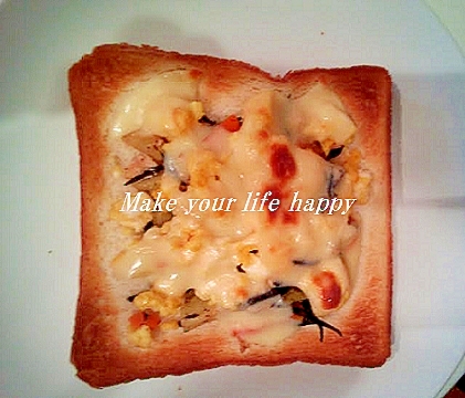 ひじきの煮物リメイク☆チーズトースト