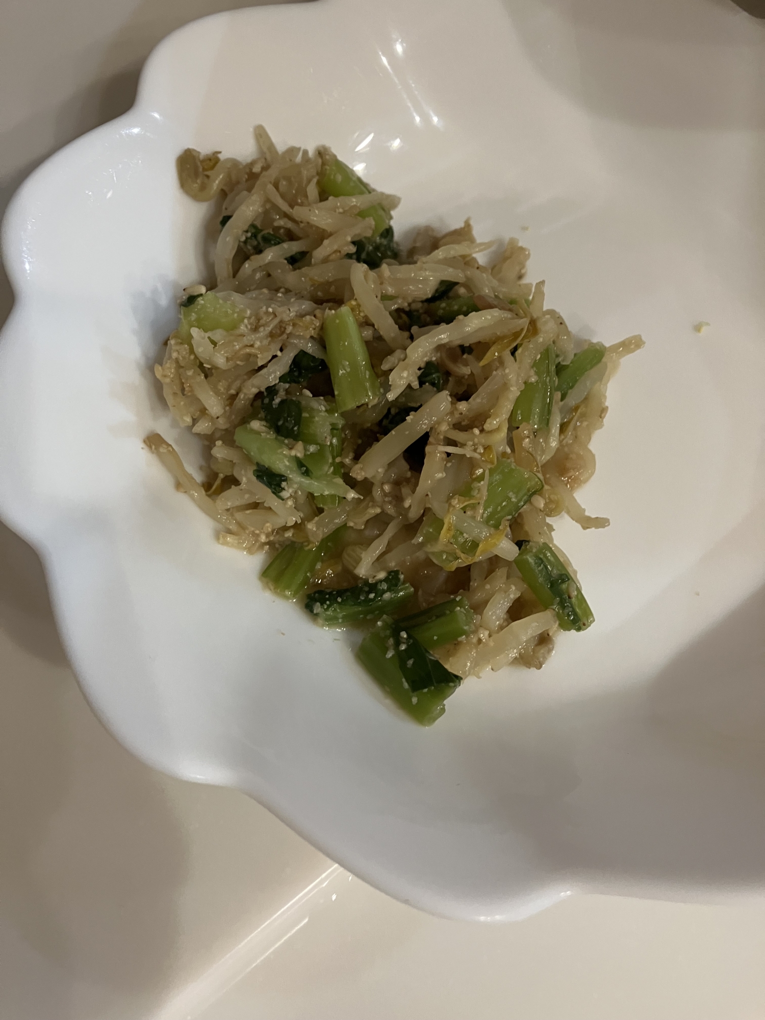 ほうれん草ともやしのごまあえサラダ