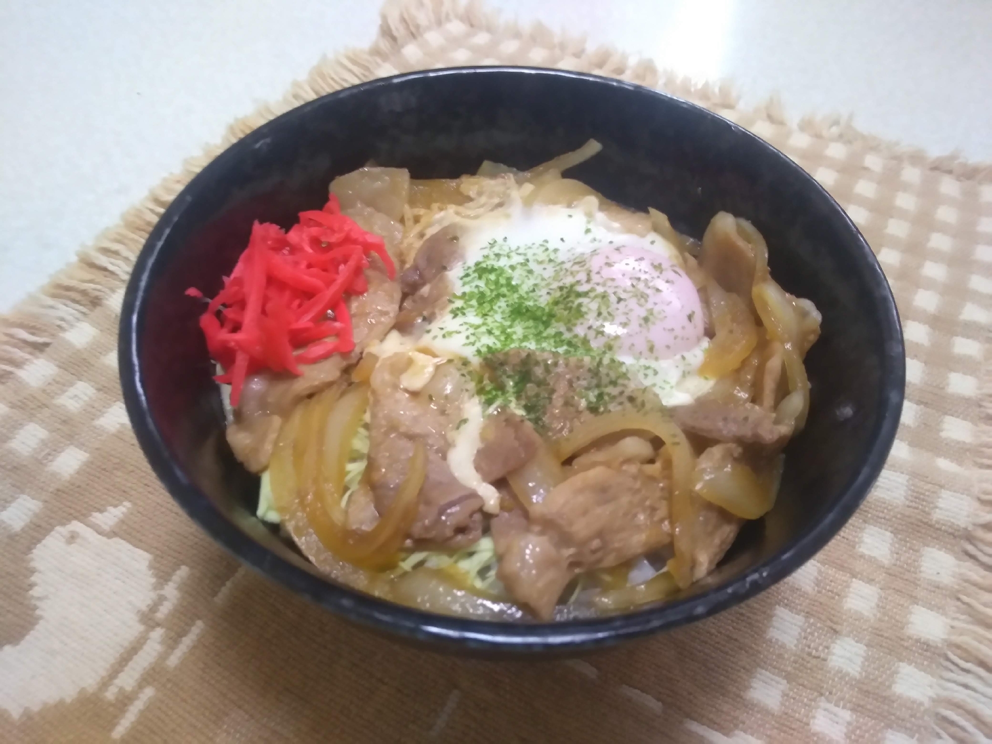 超簡単！目玉焼きのせ豚丼