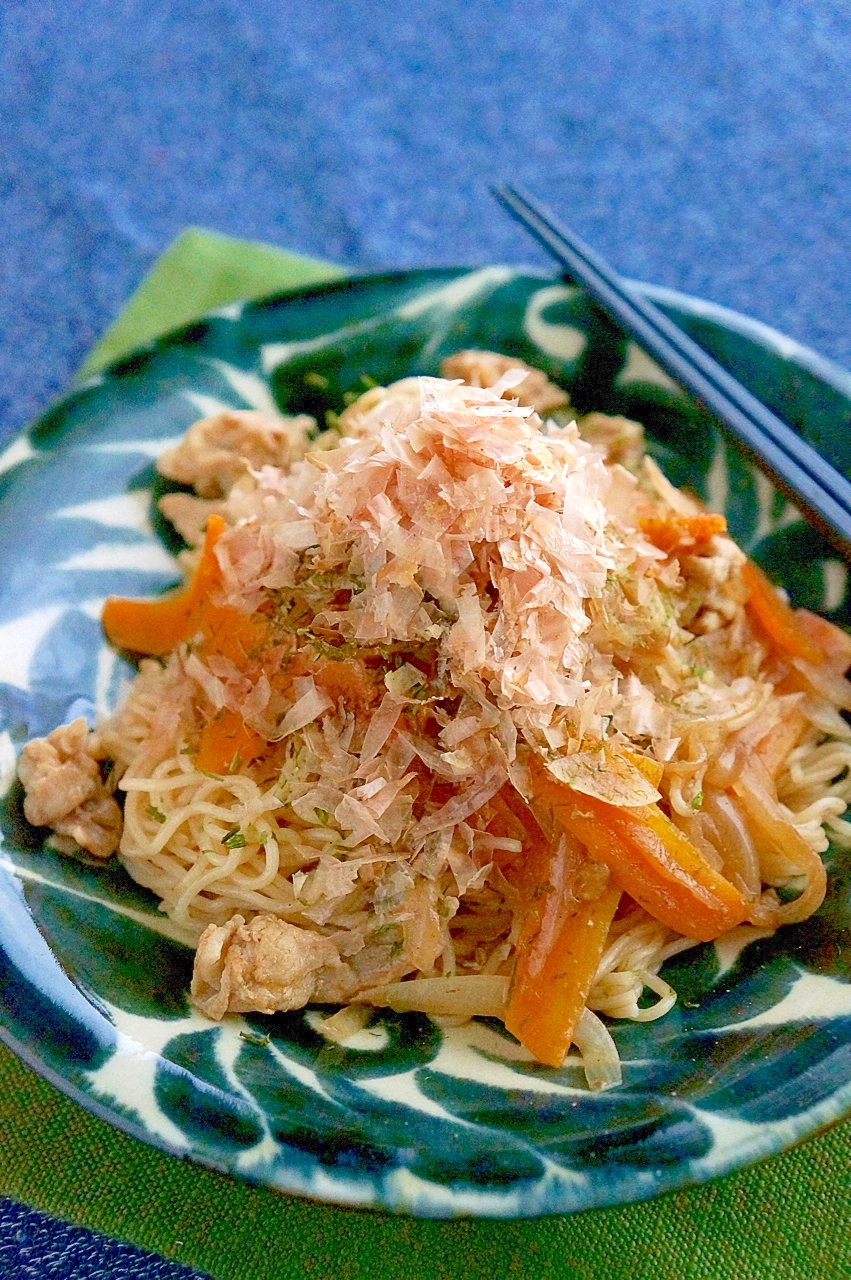 レンチン麺で♪焼きそば風チャンプルー