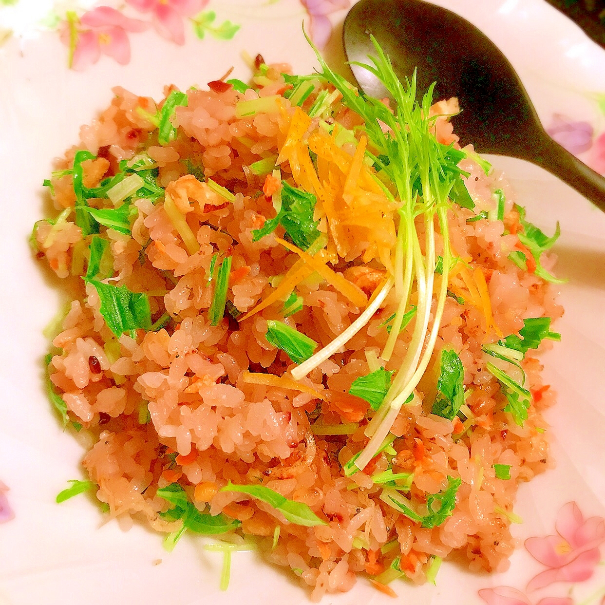 揚げじゃこと紅鮭の柚子薫る京風水菜炒飯