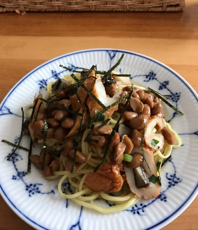 ごぼう天と納豆のめんつゆ焼きそば