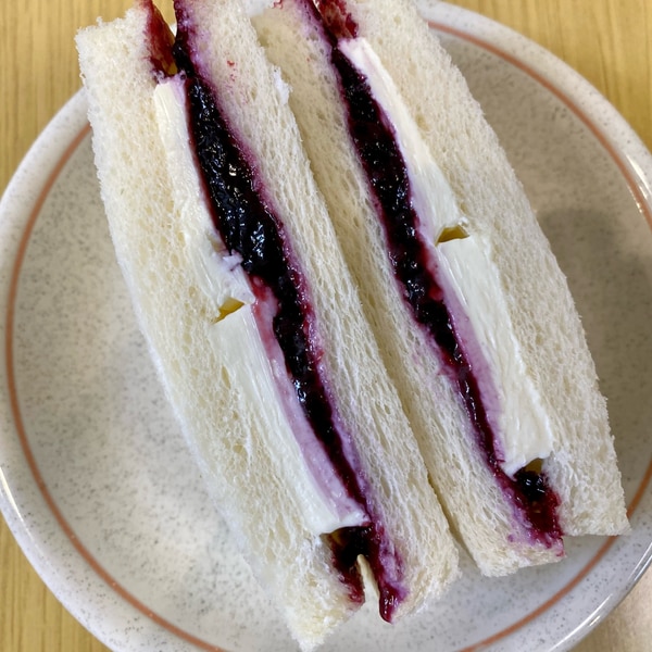 クリームチーズとブルーベリージャムサンドイッチ レシピ 作り方 By ぜる17 ワン セブン 楽天レシピ クリームチーズとブルーベリージャムサンドイッチ レシピ 作り方 By ぜる17 ワン セブン 楽天レシピ