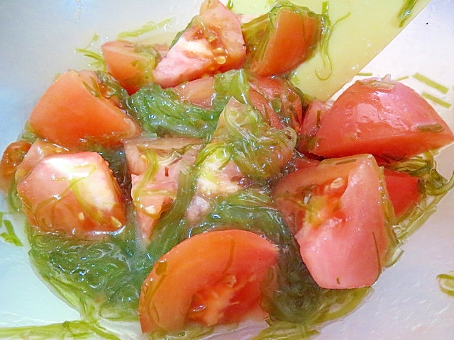 刺身昆布とトマトのサラダ