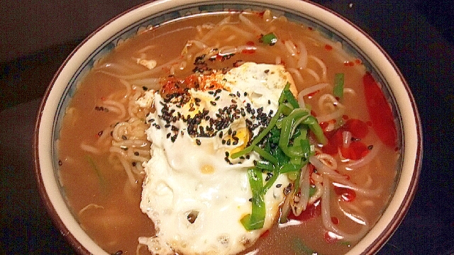 ニラ玉味噌ラーメン