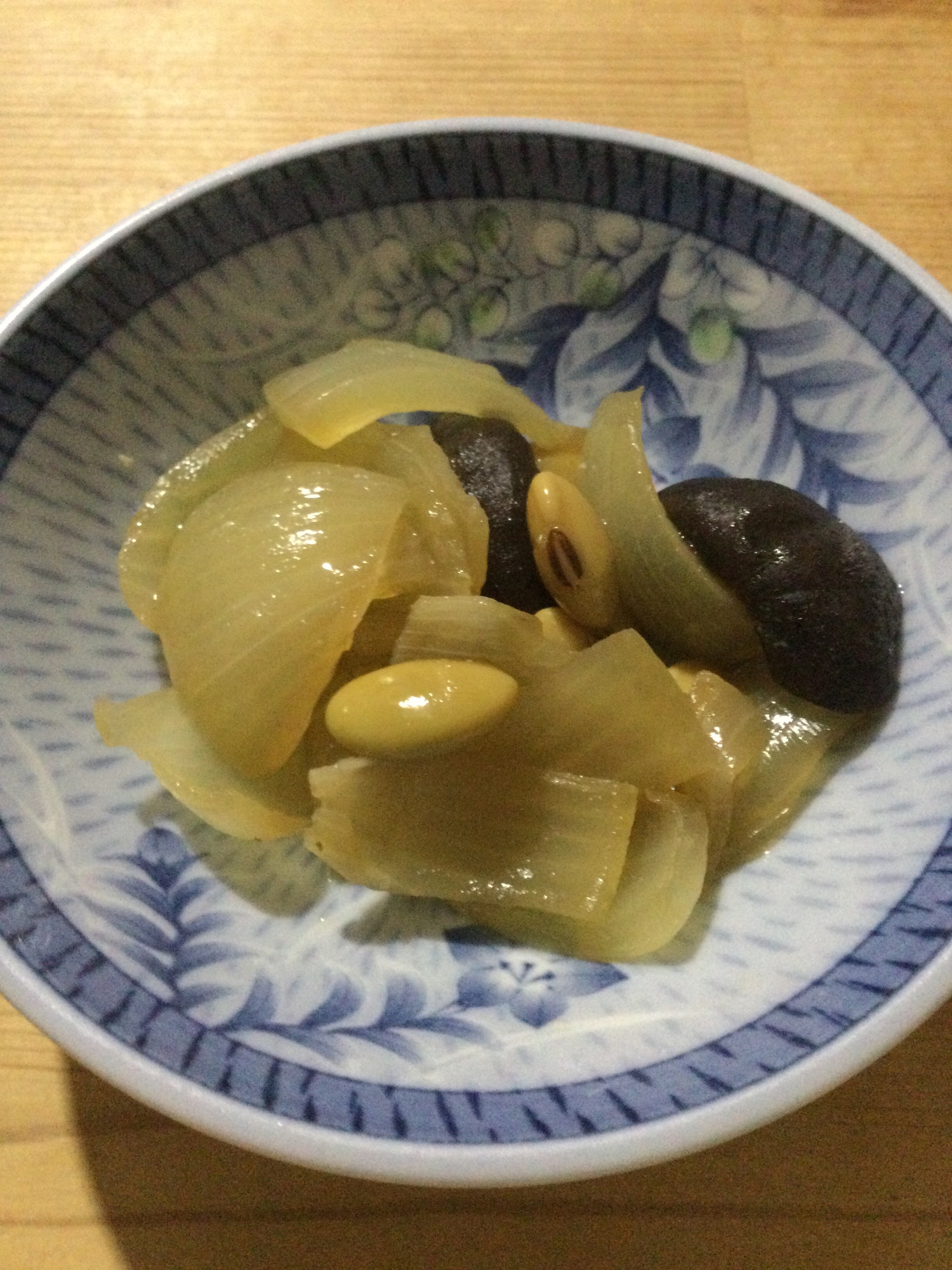 椎茸玉ねぎ大豆の煮物♪