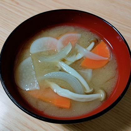 具沢山のお味噌汁で栄養満点♪
美味しく頂きました(*^-^*)