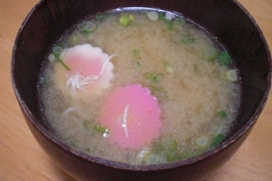 カニほぐし身で！　「カニほぐし身いっぱいお味噌汁」